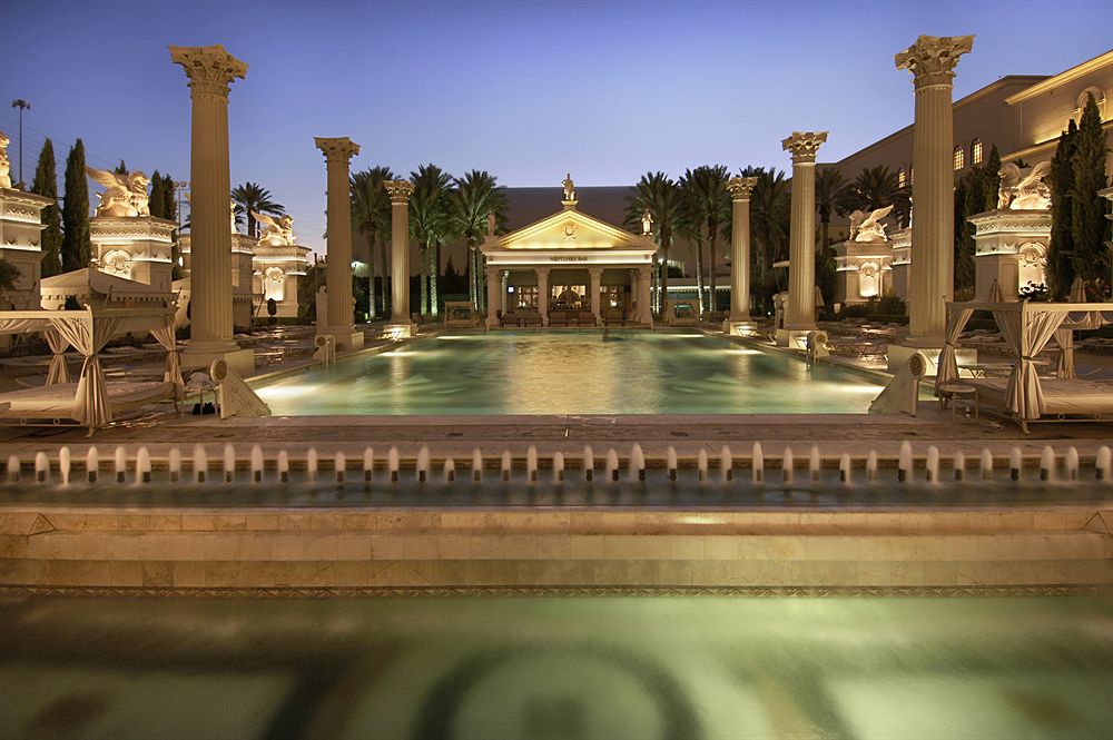 caesars_palace_pool