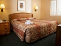 emerald_suites_south_room2
