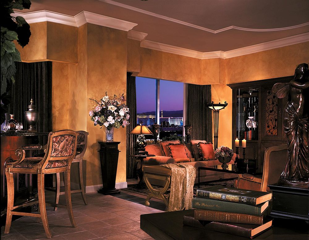 lvh_las_vegas_hotel_living_room2