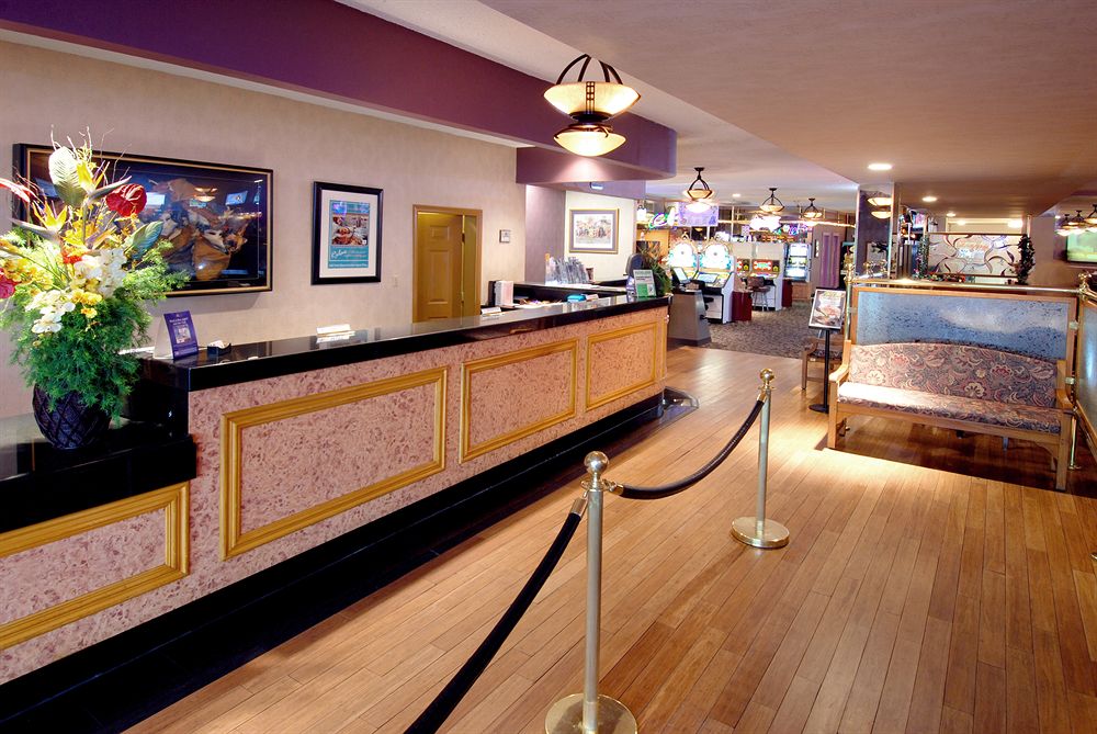 mardi_gras_hotel_las_vegas_lobby