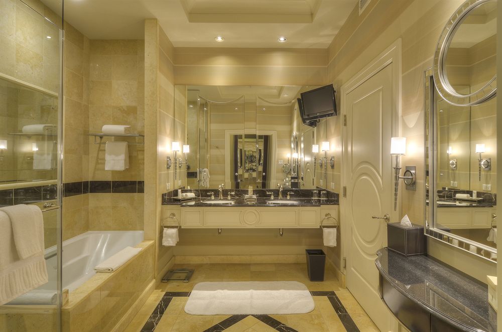 palazzo_las_vegas_bathroom