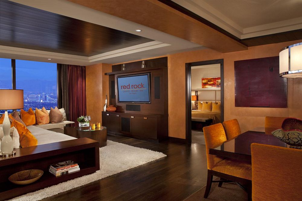 red_rock_casino_resort_las_vegas_living_room2