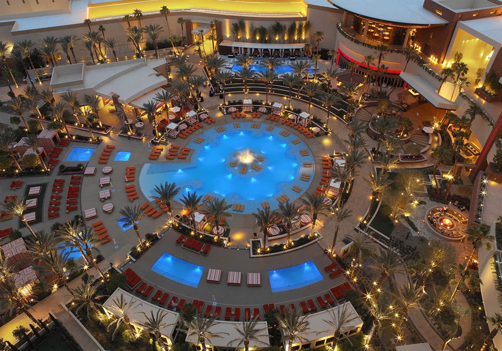 red_rock_casino_resort_las_vegas_pool_complex