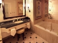 caesars_palace_bathroom