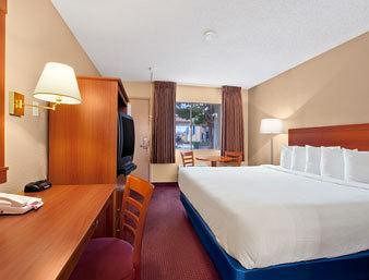 days_inn_las_vegas_room