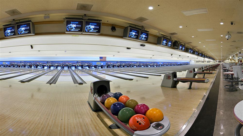 gold_coast_las_vegas_bowling