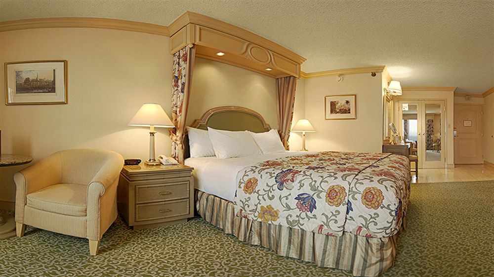 golden_nugget_las_vegas_room3