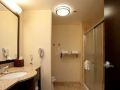 hampton_inn_las_vegas_south_bathroom