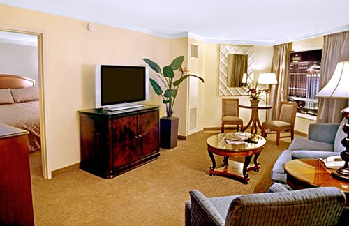 harrahs_las_vegas_living_room