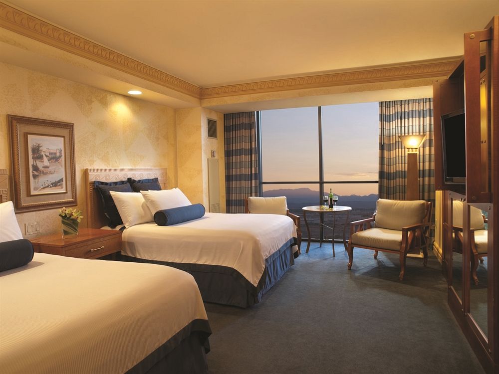 luxor_las_vegas_room4