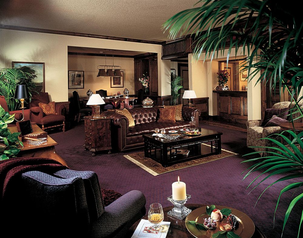 lvh_las_vegas_hotel_living_room4