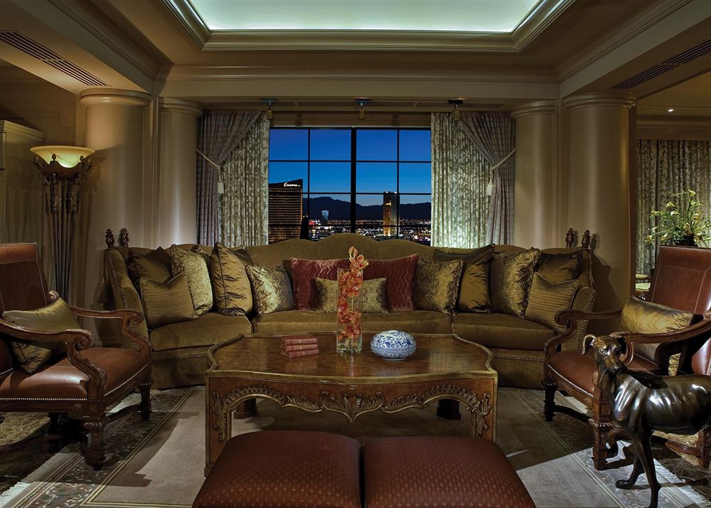 lvh_las_vegas_hotel_living_room6