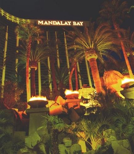 mandalay_bay_las_vegas_night