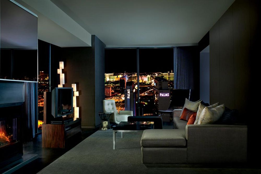 palms_place_las_vegas_living_room