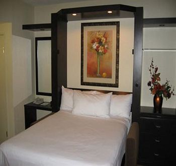 polo_towers_suites_las_vegas_room