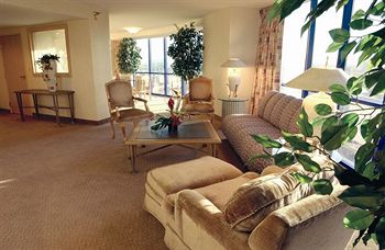 rio_hotel_las_vegas_living_room2